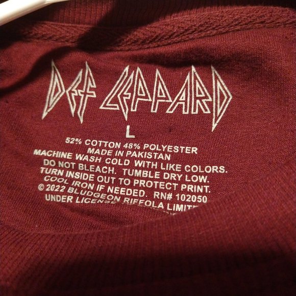 Def Leppard Red Crewneck Sweater - Picture 4 of 4